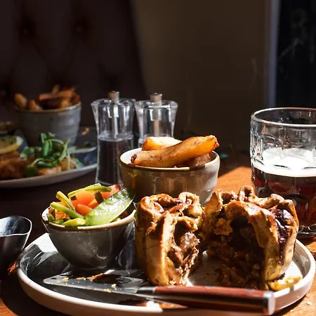 宾馆 The Ullswater Inn- The Collection Group