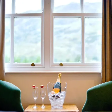 宾馆 The Ullswater Inn- The Collection Group
