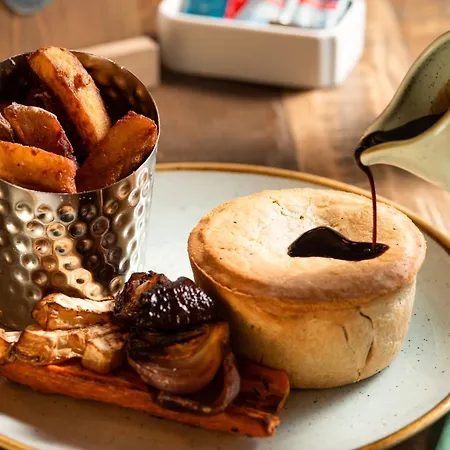 אורחן The Ullswater Inn- The Collection Group גלנרידינג